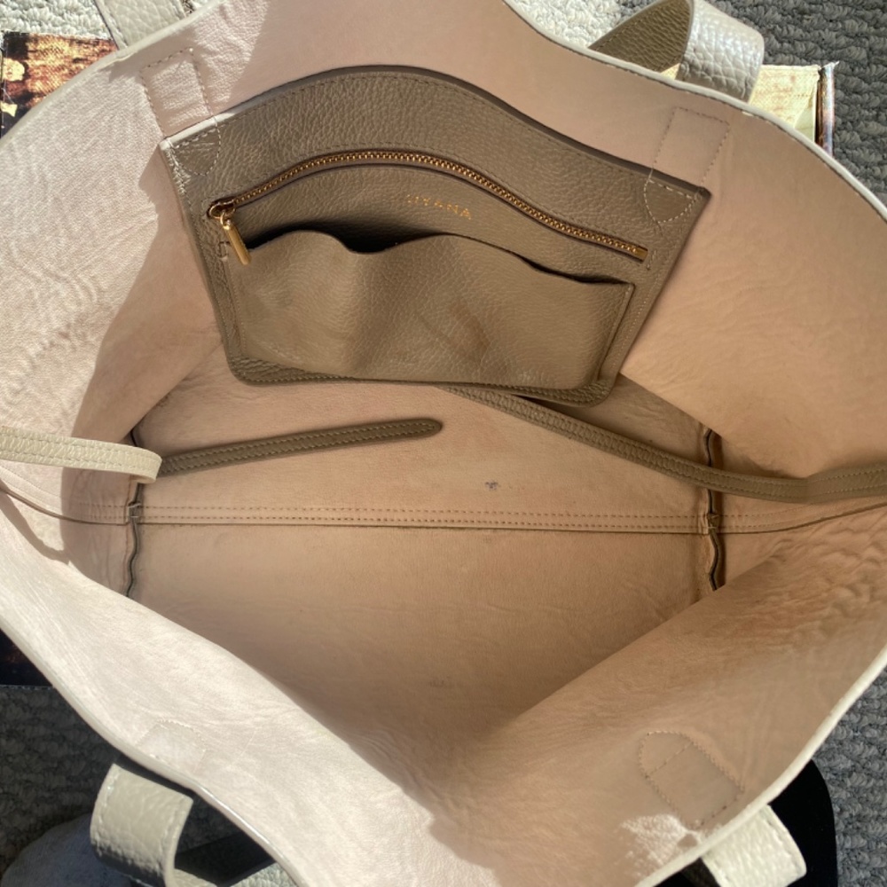 CUYANA Small Classic Structured Tote - Pebbled Leather - Picture 16 of 16